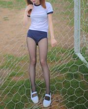 [Wind Field] NO.091 Garota de seda preta no campo de esportes