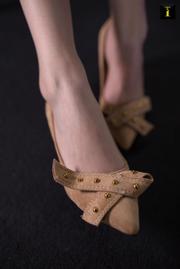 Ziwei "The Warehouse Girl" [Iss to IESS] Belas pernas e pés de seda