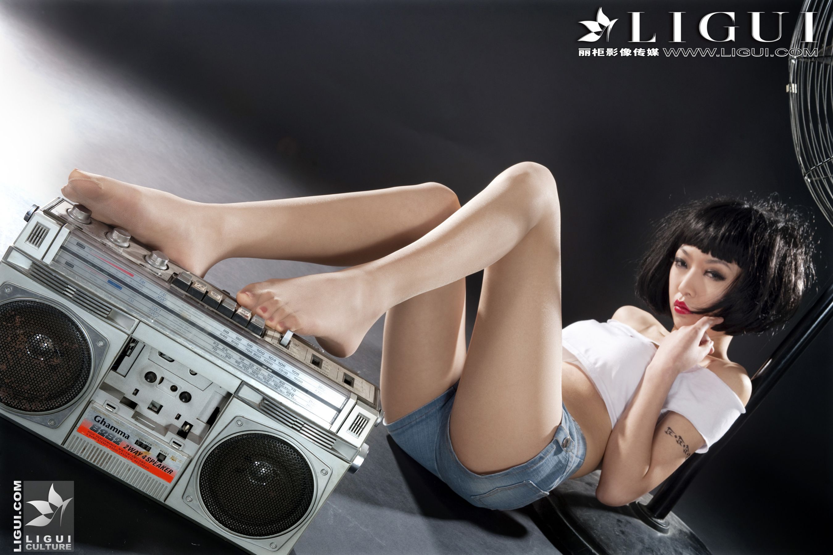 [丽柜贵足LiGui] Model Wenxin "Fashionable Denim Hot Pants Girl" Beautiful Legs and Silky Feet Photo Picture Page 30 No.479646