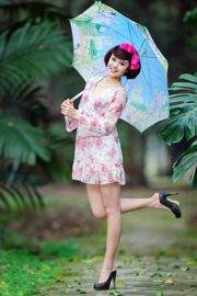 Taiwanese girl Yin Zhi "Outside Shooting of Beautiful Color Dresses"